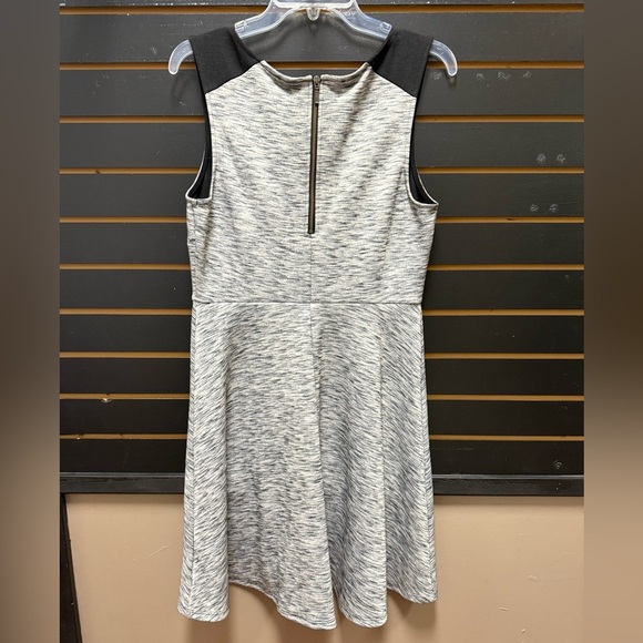 NWT Old Navy Gray and Black Sleeveless Dress - Picture 3 of 3